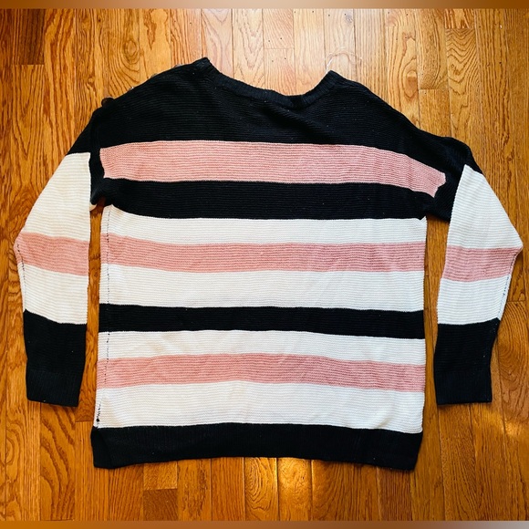 Women’s Inner Circle Sweater Size XL - Picture 4 of 4